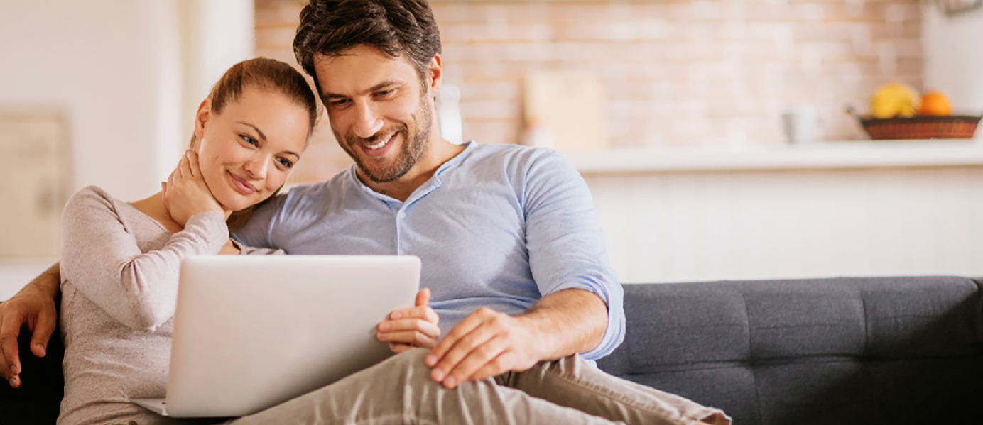 Financial Advisor With Customer